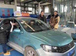 获嘉公检中心开展出租车计价器检定工作