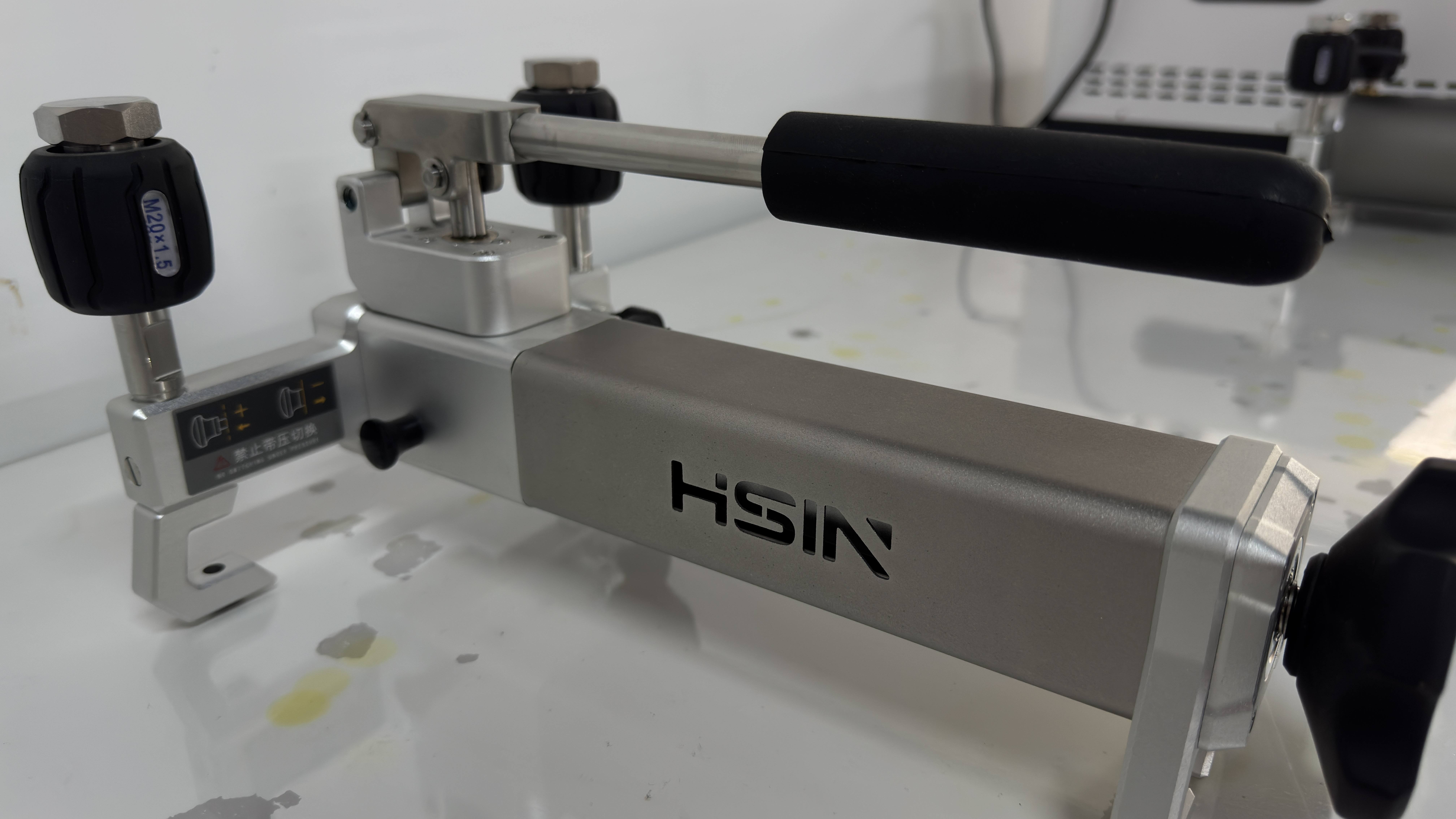 便携式真空压力泵