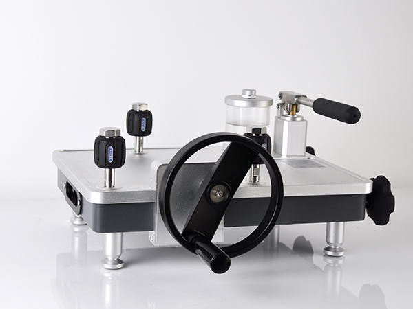 HSIN611台式水压泵获巴斯夫杉杉高度认可